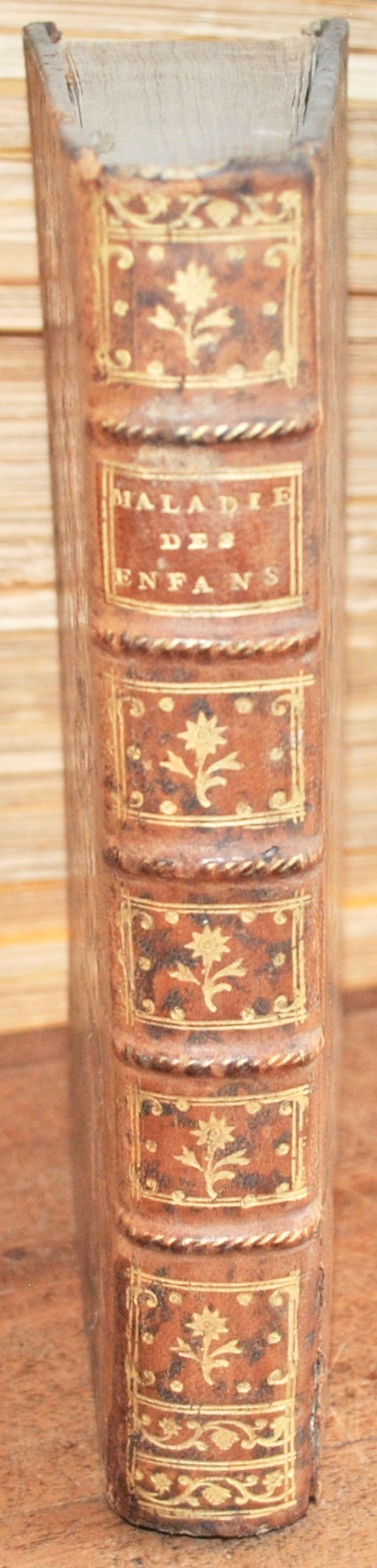 UNDERWOOD (Michael). Traité des maladies des Enfans auquel on a joint les Observations-pratiques de M. Armstrong, D. M. premier médecin de l'hôpital des pauvres enfans de Londres, & celles de plusieurs autres médecins. Traduit de l'anglois. – Image 2