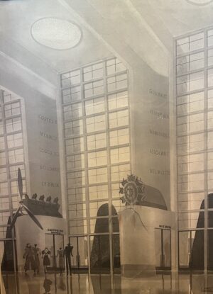 GIROUD (Robert). [Projet pour un hall d'aéroport]. Dessin sur papier, plume et encre noire, lavis d'encre noire, rehaussé de blanc, traits à la plume et encre brune.