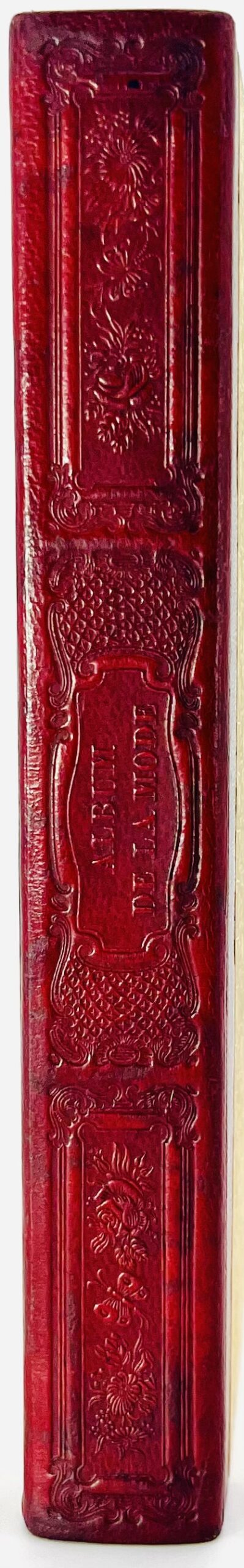 Album de la mode. Chroniques du monde fashionable, ou Choix de morceaux de littérature contemporaine, par MM. Jules Janin, Henry Martin, Gustave Drouineau, vicomte de Marquessac, Alexandre Dumas, Gustave Albitte, Émile Deschamps, Julie Lacroix, vicomte D'Arlincourt, P. L. Jacob, bibliophile, Pétrus Borel, et Eugène Sue. – Image 2